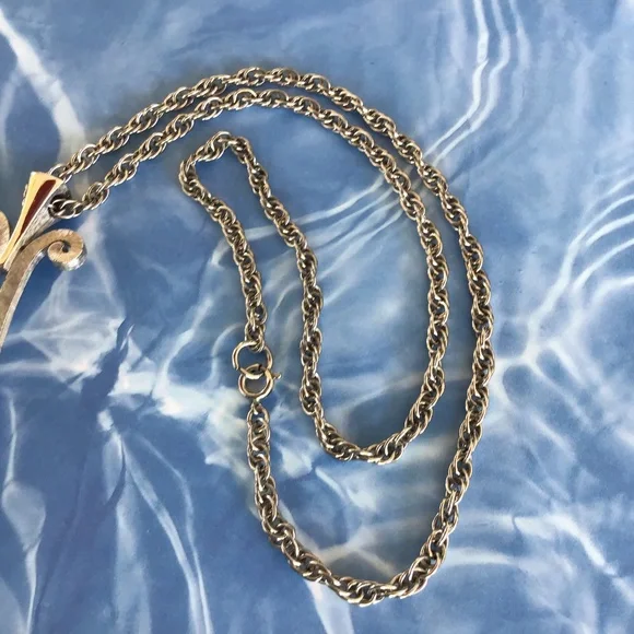 Vintage 1970’s Avon Silver Necklace with Ebony Teardrop Pendant - Picture 5 of 16